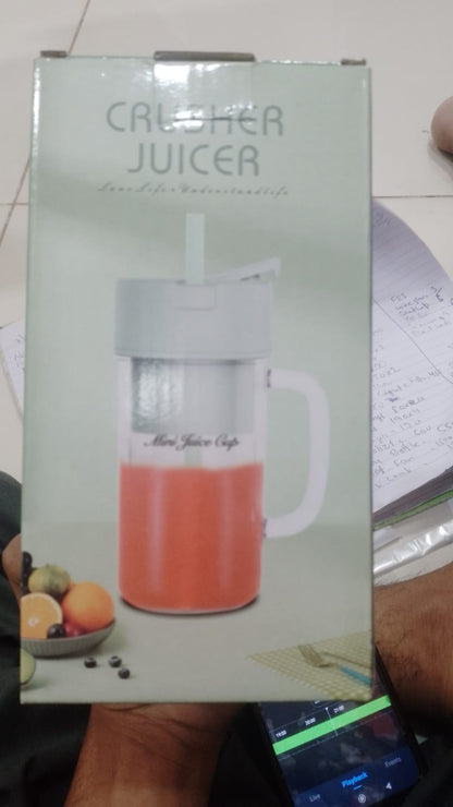 Portable USB Rechargeable Juicer Cup – Mini Blender for Fresh Smoothies & Shakes
